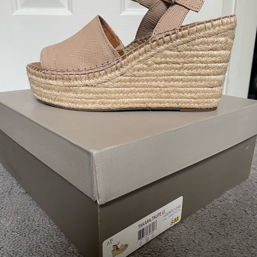 Wedge sandals